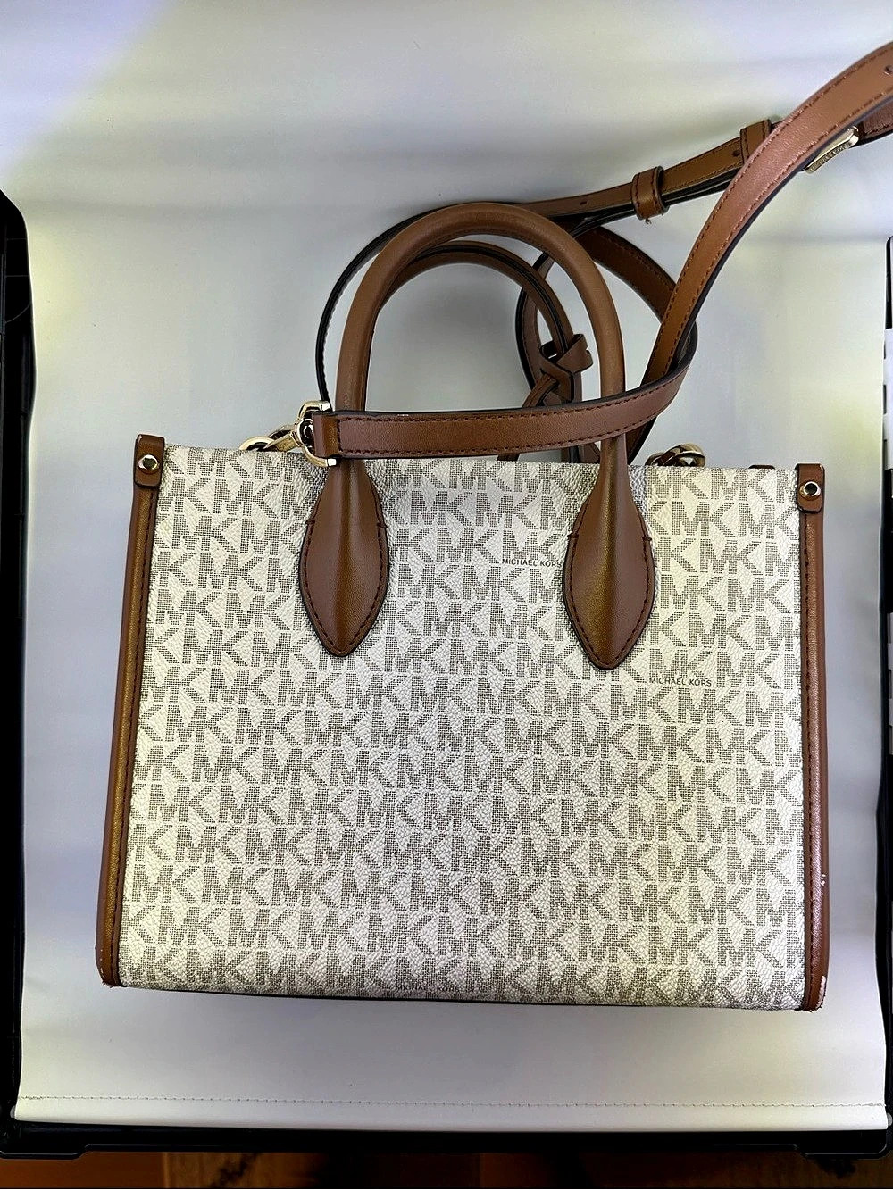 Michael Kors Gigi Large Empire Signature Logo Tote Bag Brown & Cream - Picture 3 of 3
